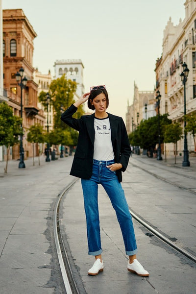 High Rise True Straight Jean